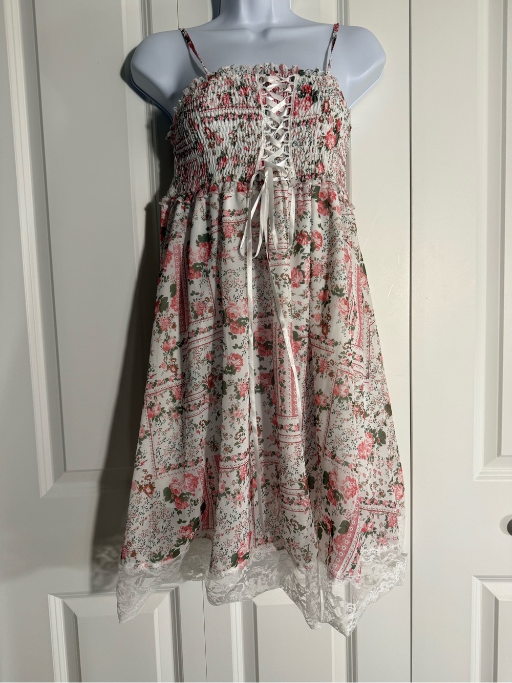 ROMWE Pink & White Floral Lace-Up Sundress